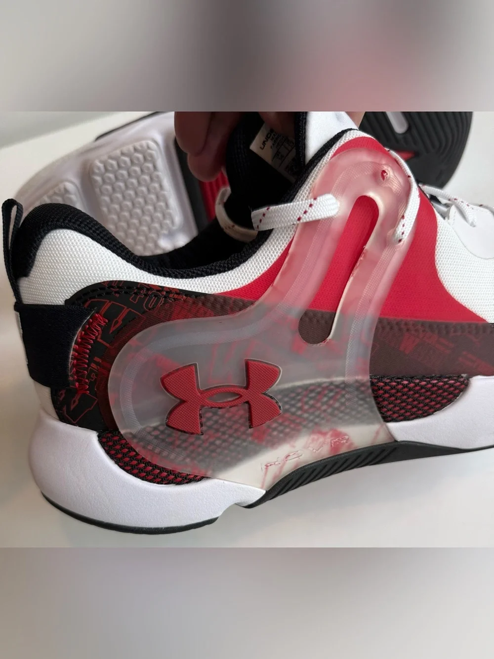 Wisconsin Badgers Under Armour Men’s 14 Team HOVR Apex 3 Shoes White Red Black